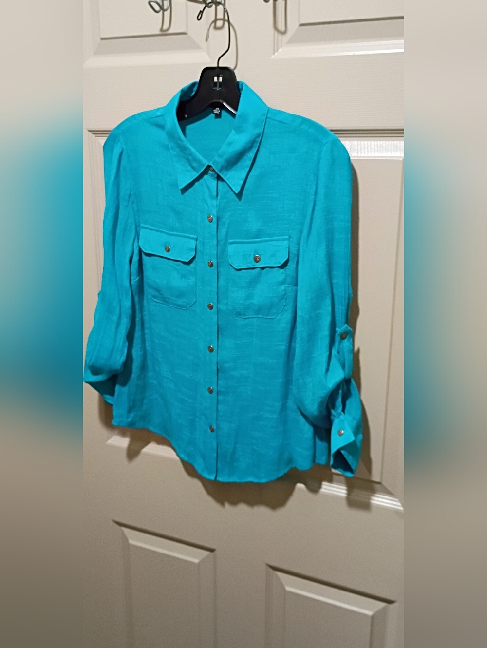Notations petites, size PS turquoise button up lightweight top roll sleeves